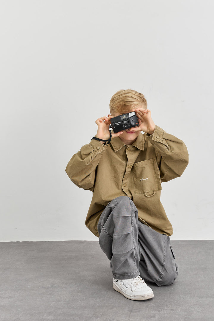 מכופתרת אוברסייז בשילוב רקמה | חום