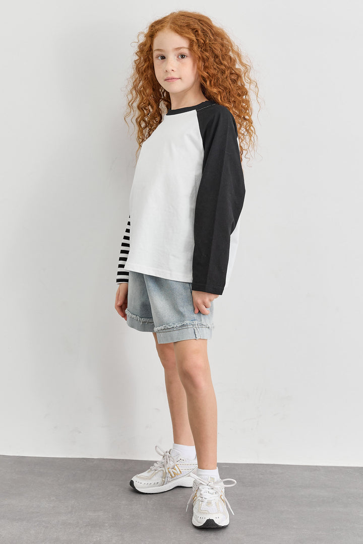 טי שירט בגזרת אוברסייז שרוולים מבד משולב | לבן שחור
