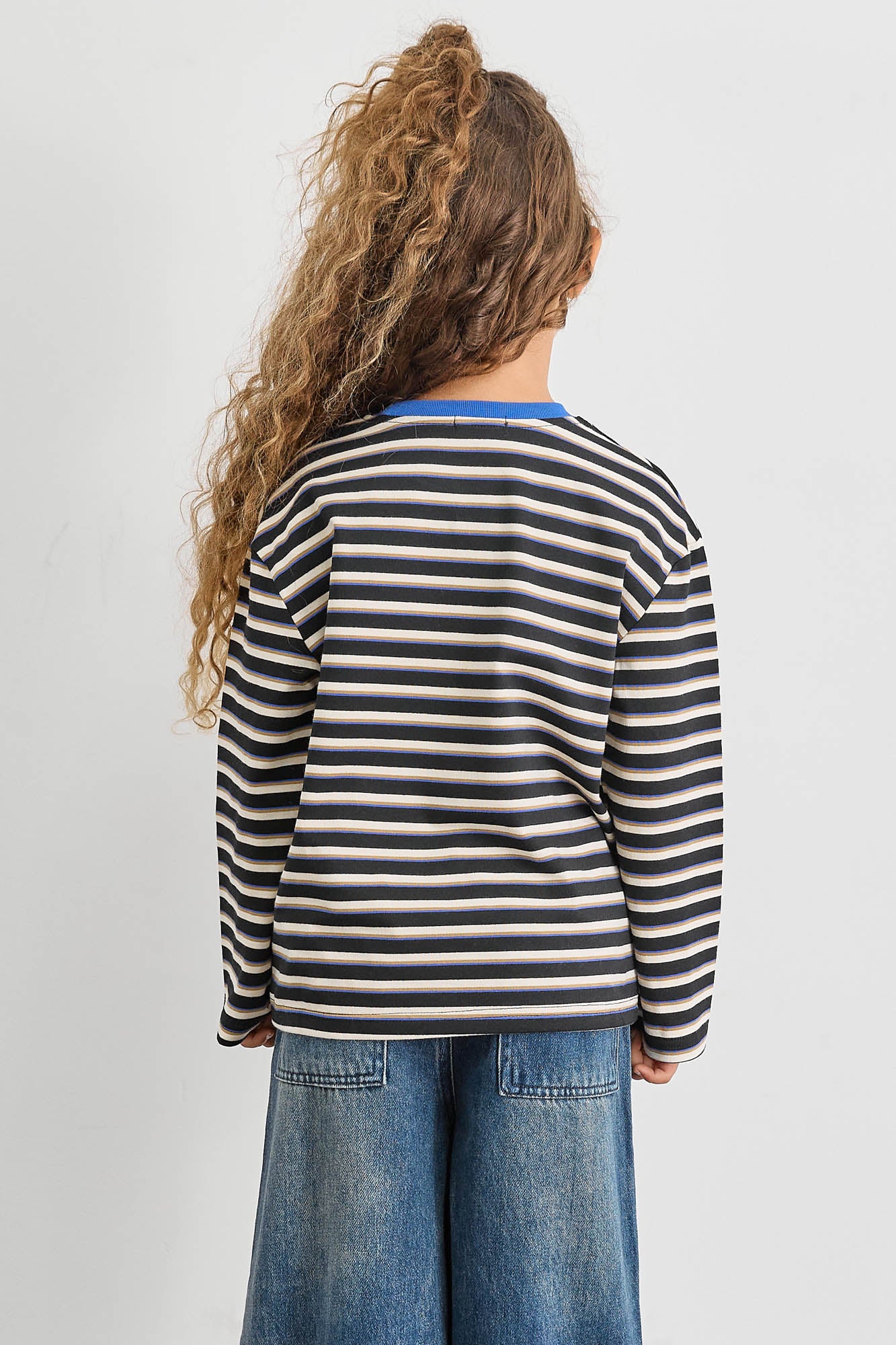 חולצת פסים עם צווארון מובלט ולוגו | שחור