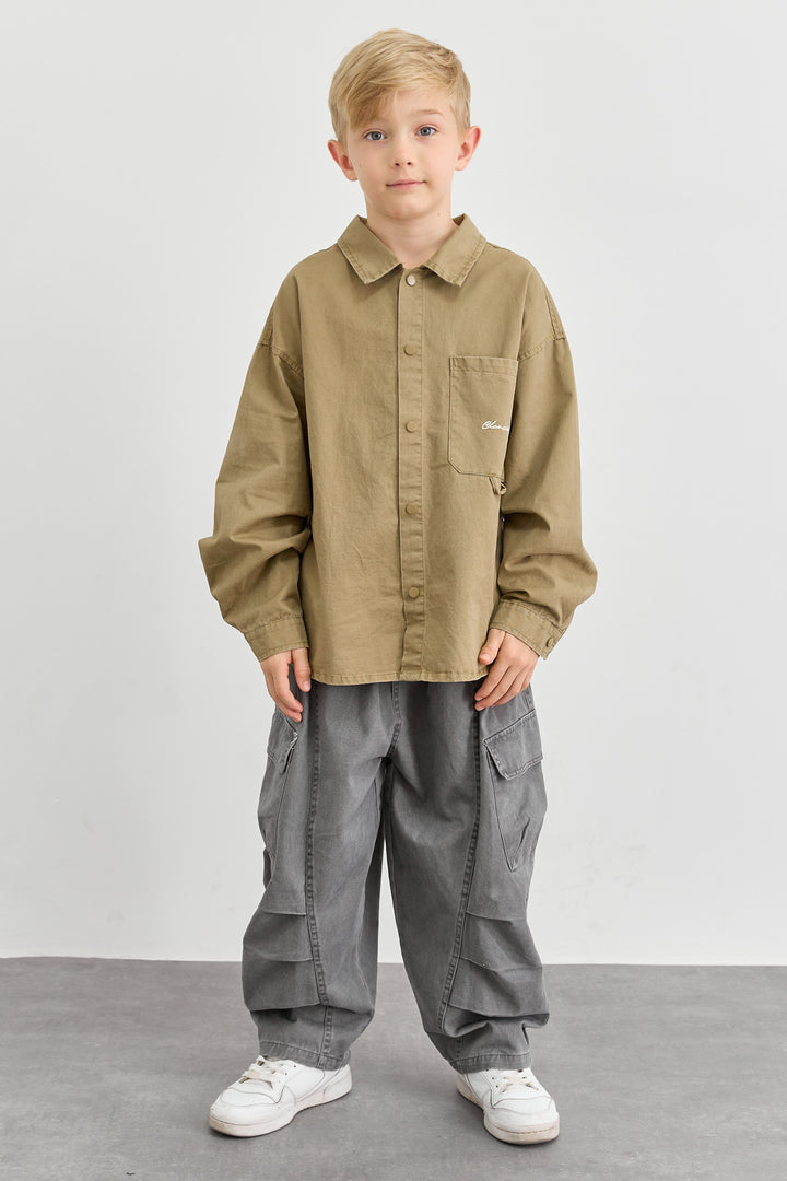 מכופתרת אוברסייז בשילוב רקמה | חום