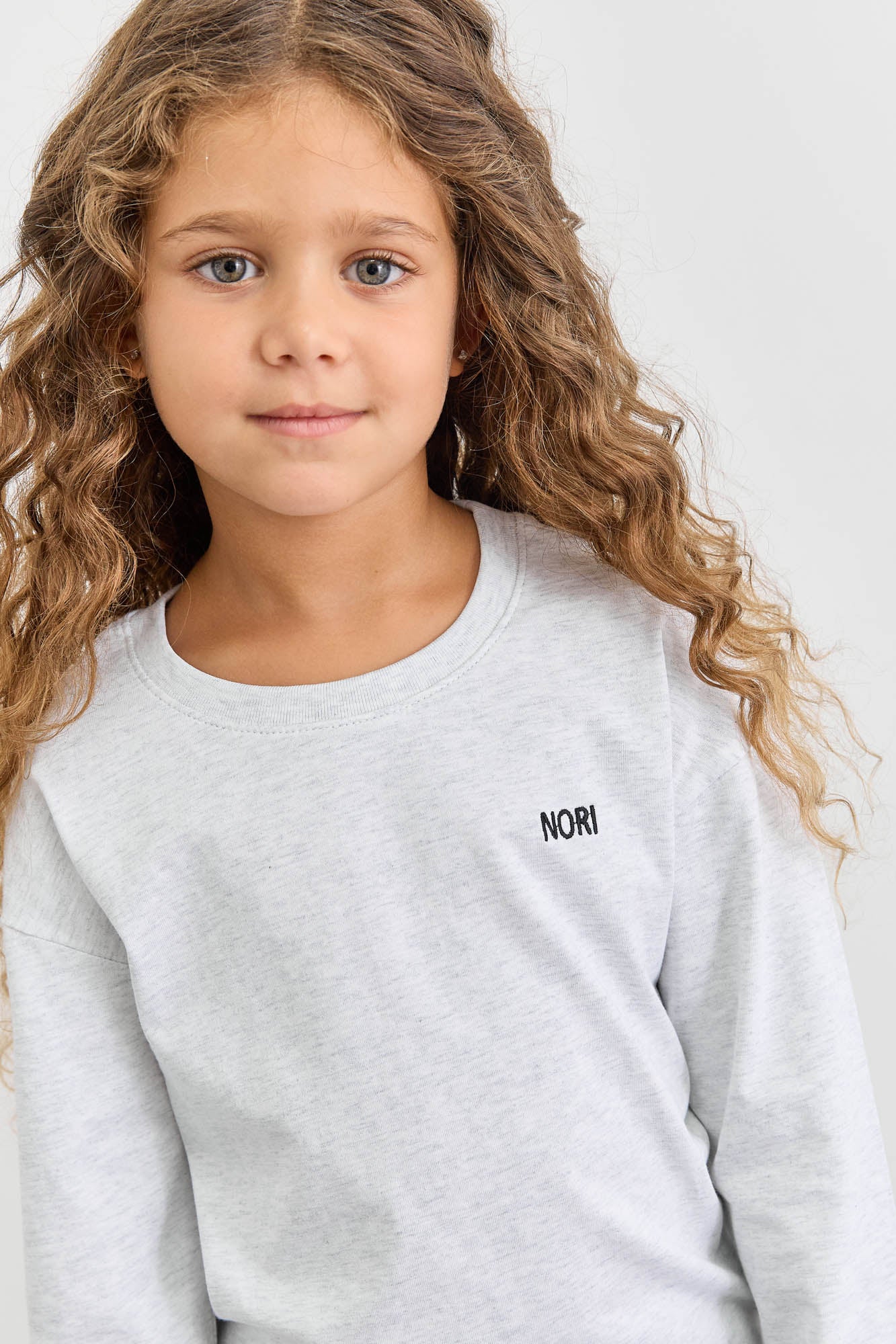 טי שירט אוברסייז שרוול ארוך בשילוב רקמה | אפור