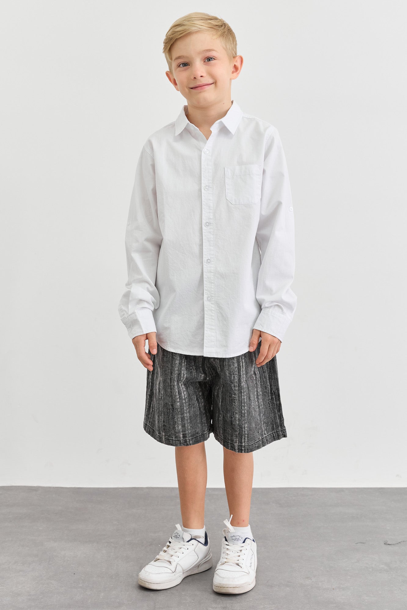 חולצה מכופתרת כיס קדמי | לבן