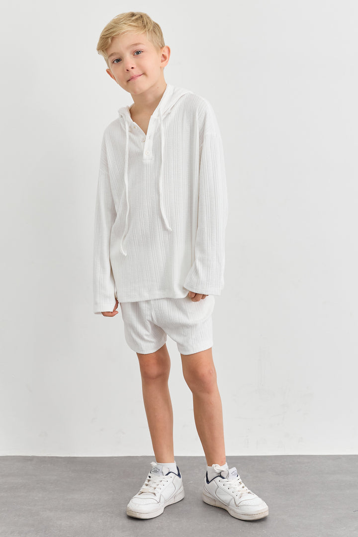 חליפת סריג קפוצ'ון ומכנסיים קצרים | לבן
