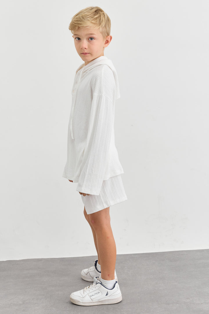 חליפת סריג קפוצ'ון ומכנסיים קצרים | לבן