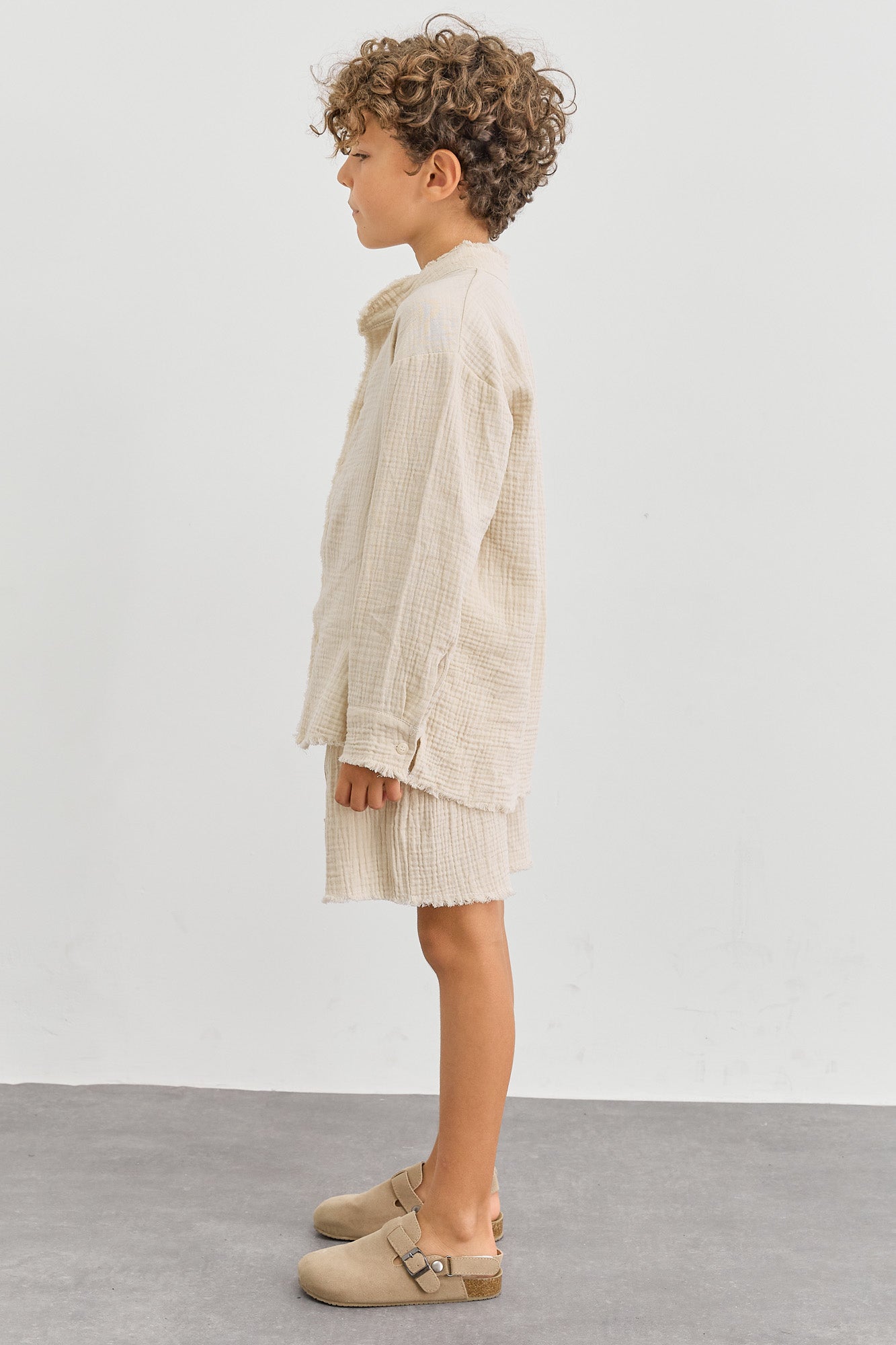 חליפת טטרה מכופתרת ושורטס בסיומת פרומה | בז'