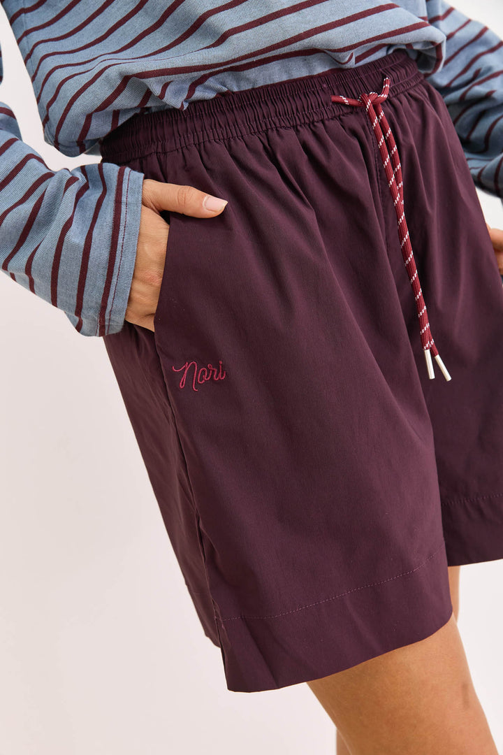 שורטס ניקולס גומי במותן | בורדו