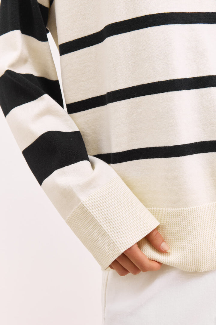 סריג אנאבל סטרייפס גזרת אוברסייז | קרם/שחור