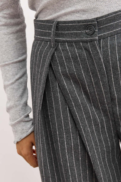 מכנסיים מחויטים אוניל סטרייפס גזרה מתרחבת | אפור/לבן