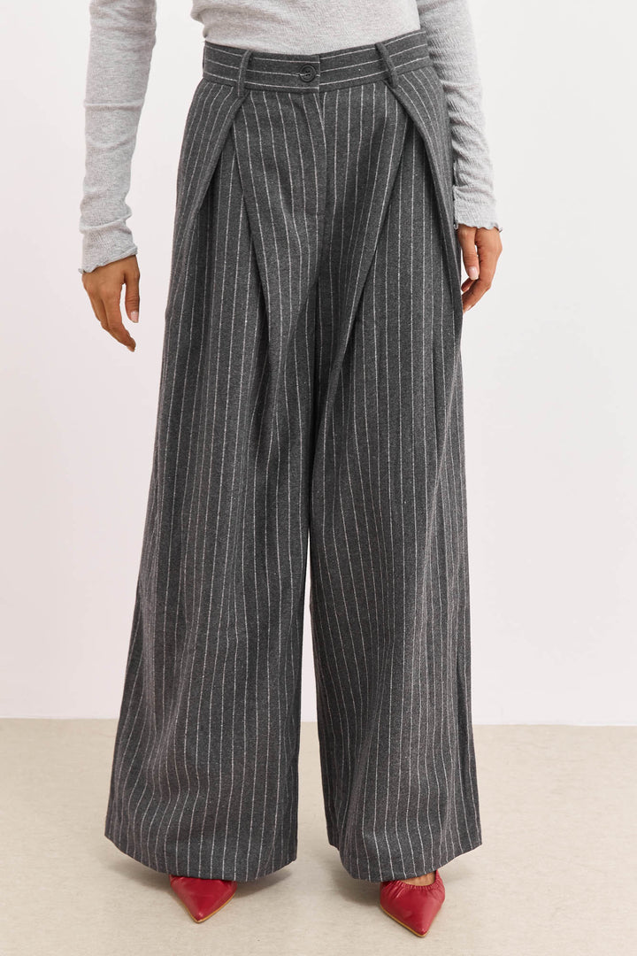 מכנסיים מחויטים אוניל סטרייפס גזרה מתרחבת | אפור/לבן