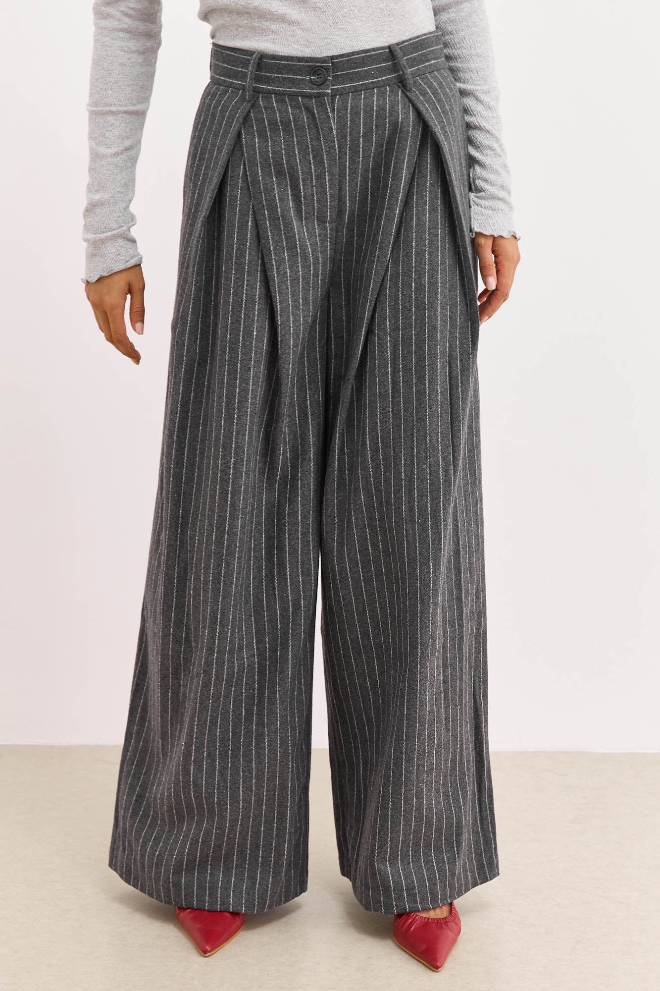 מכנסיים מחויטים אוניל סטרייפס גזרה מתרחבת | אפור/לבן