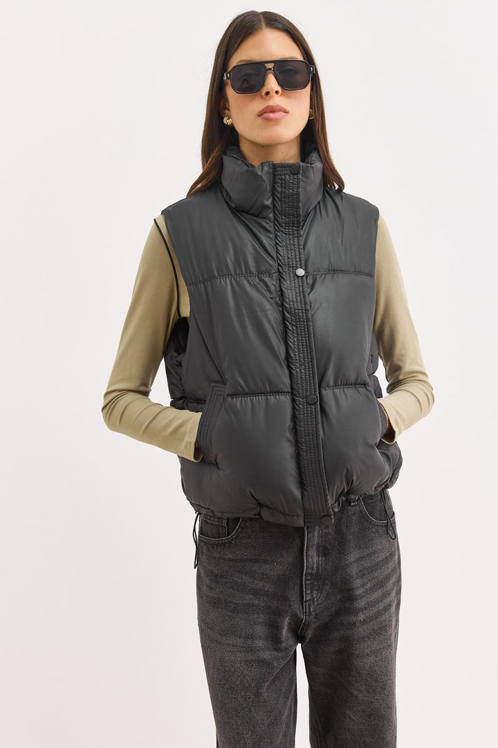 ווסט פוף אוסקר דמוי עור | שחור