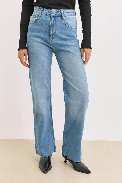 מכנסי ג'ינס סופי מכפלת גזורה | ג'ינס