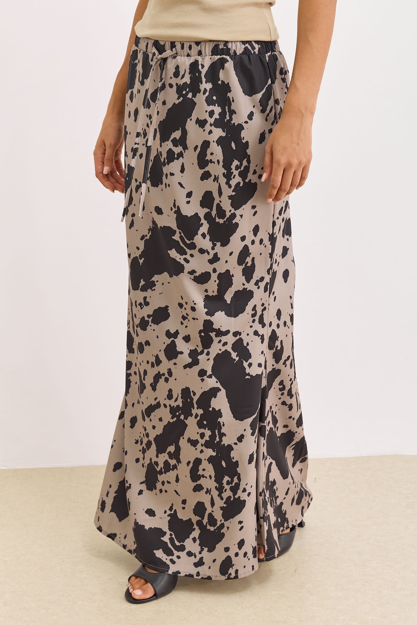 חצאית מקסי ליאן בשילוב פרינט | בז'/שחור