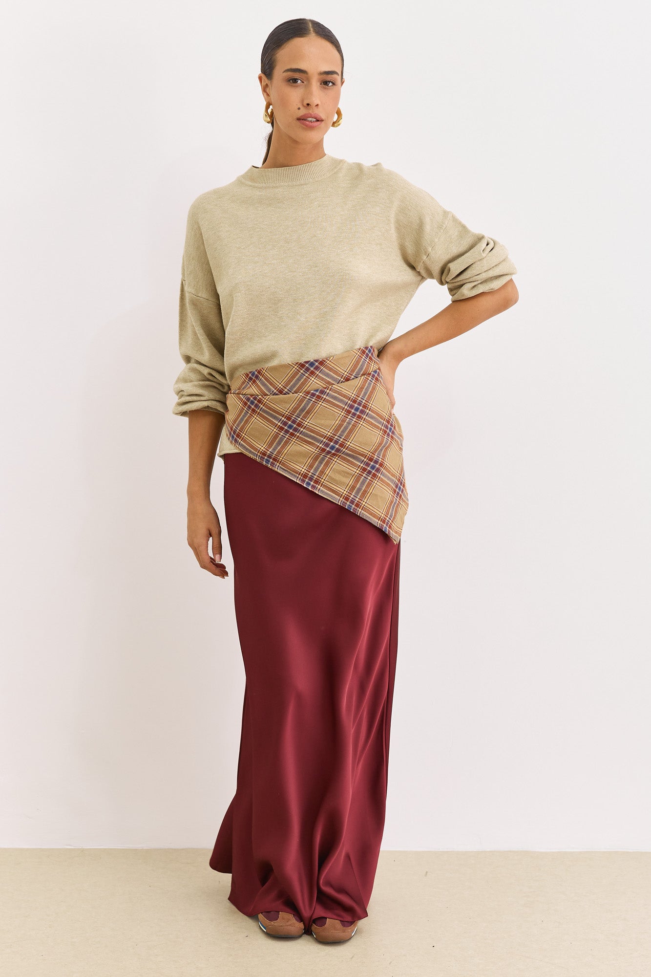 חצאית מלורי סאטן אורך מקסי | בורדו