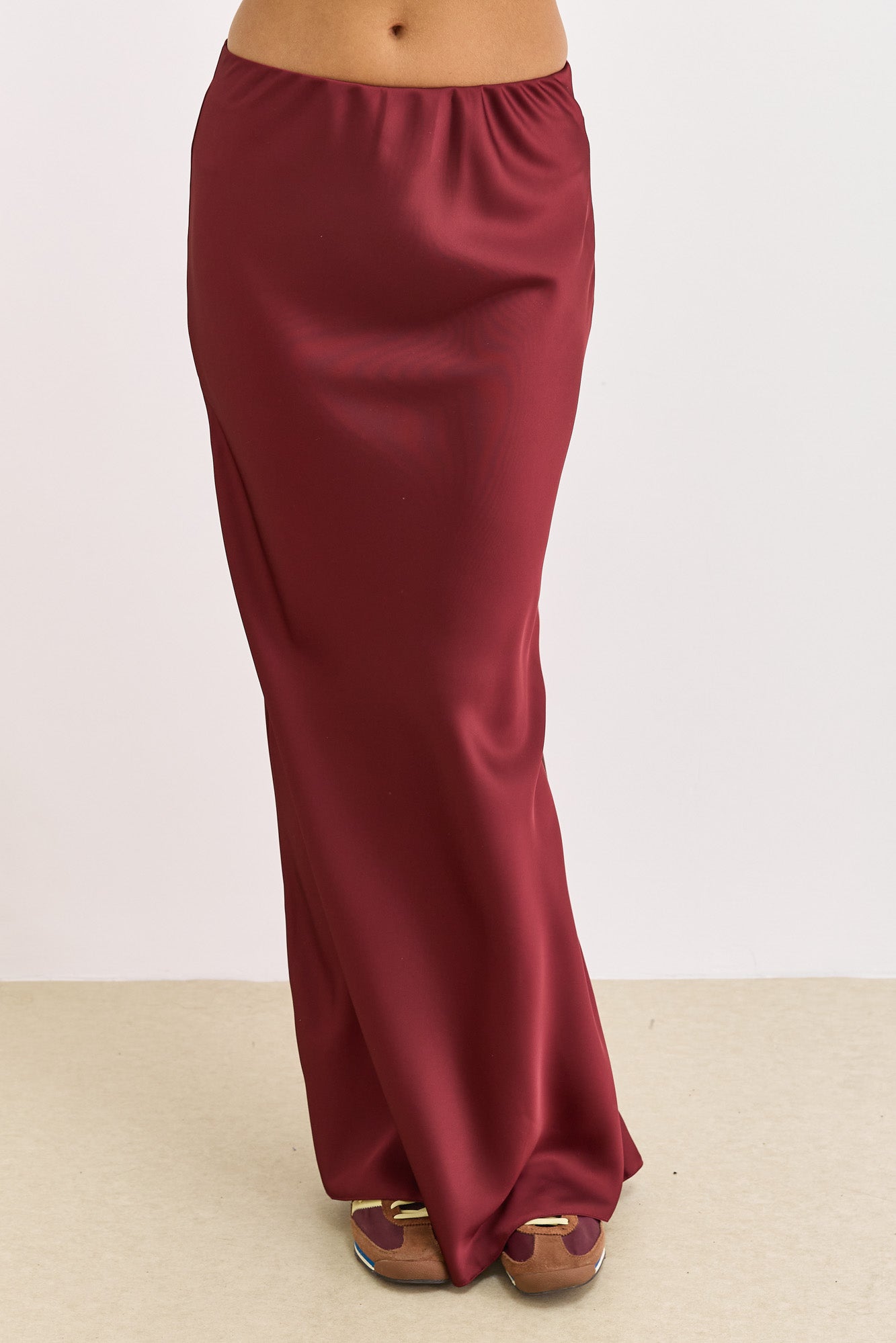חצאית מלורי סאטן אורך מקסי | בורדו