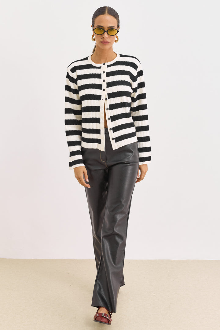 קרדיגן סריג לוסי סטרייפס | קרם/שחור