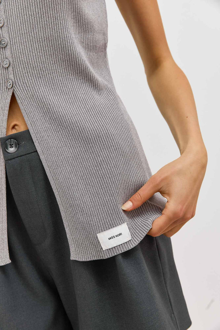 ווסט סריג קיטון בשילוב לייבל | אפור