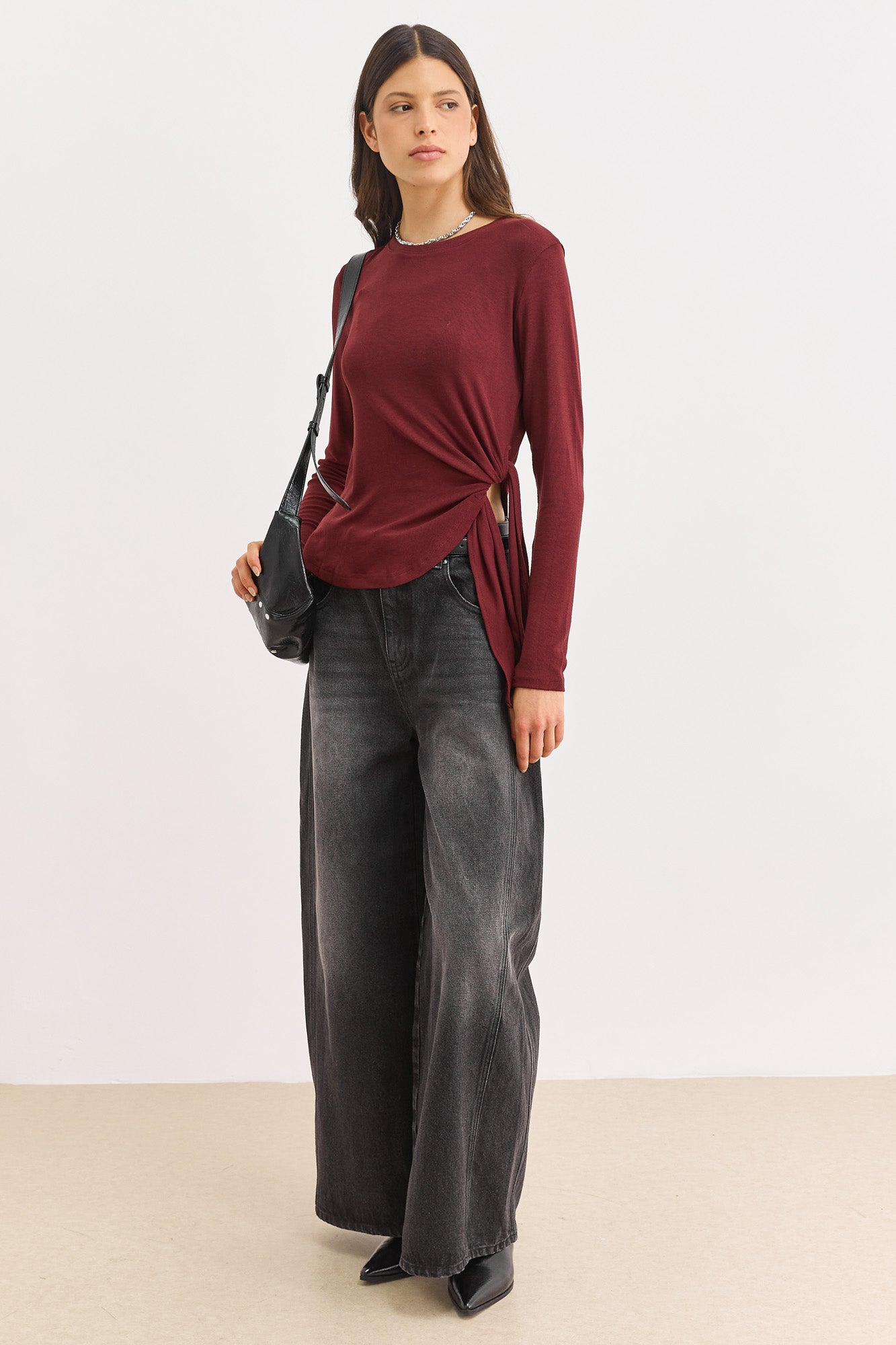 חולצת קלי דיטייל קשירה | בורדו