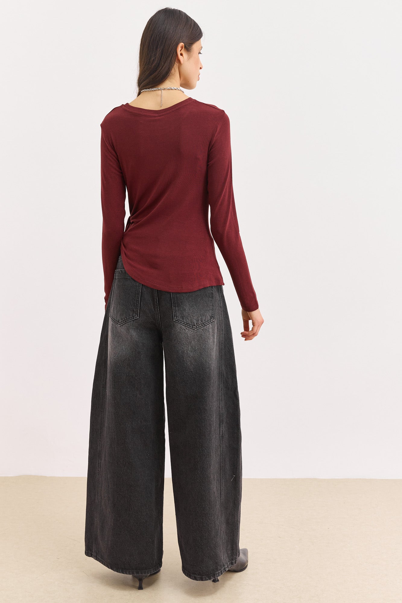 חולצת קלי דיטייל קשירה | בורדו