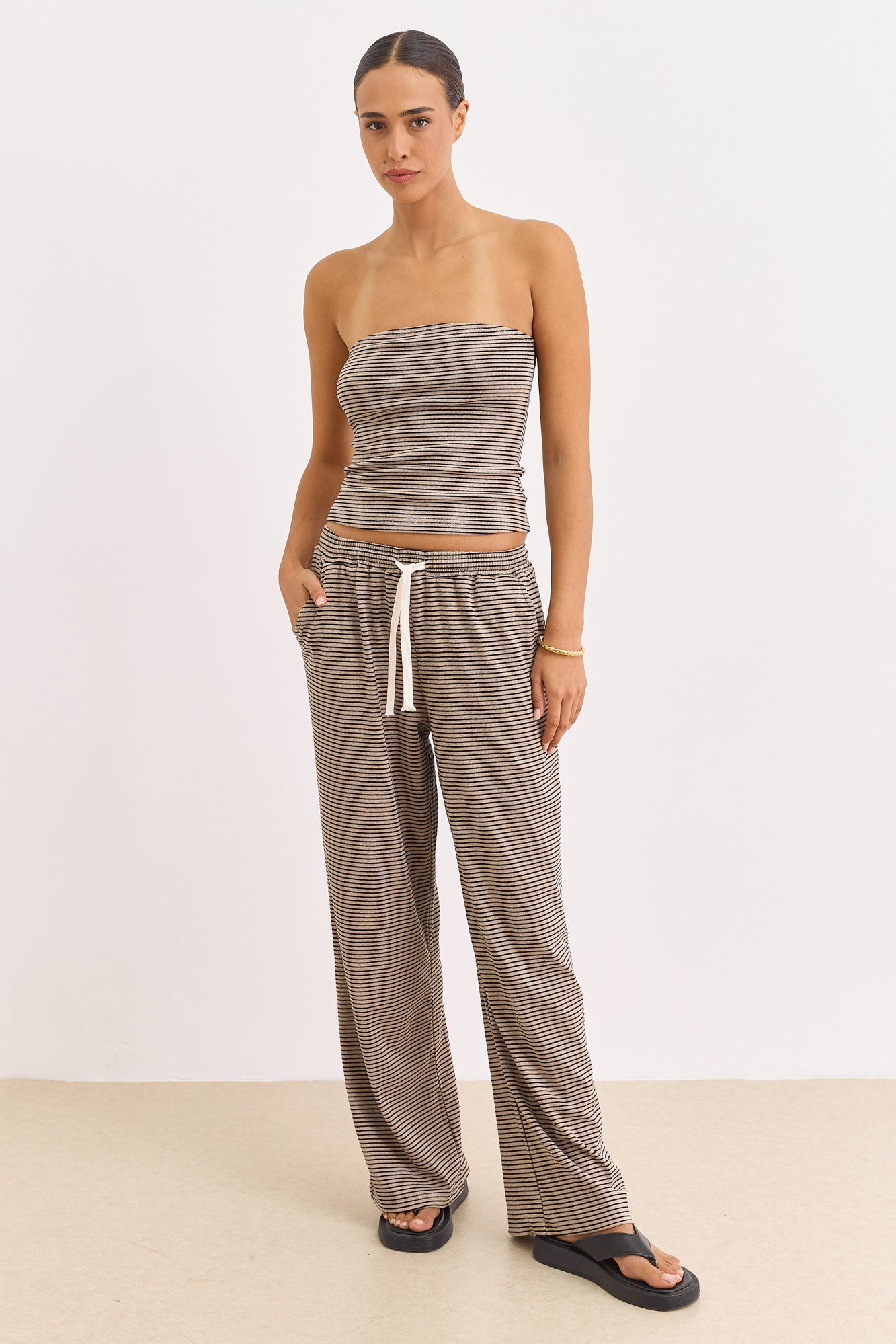 מכנסי ולנטין סטרייפס גזרה ישרה | מוקה/נייבי