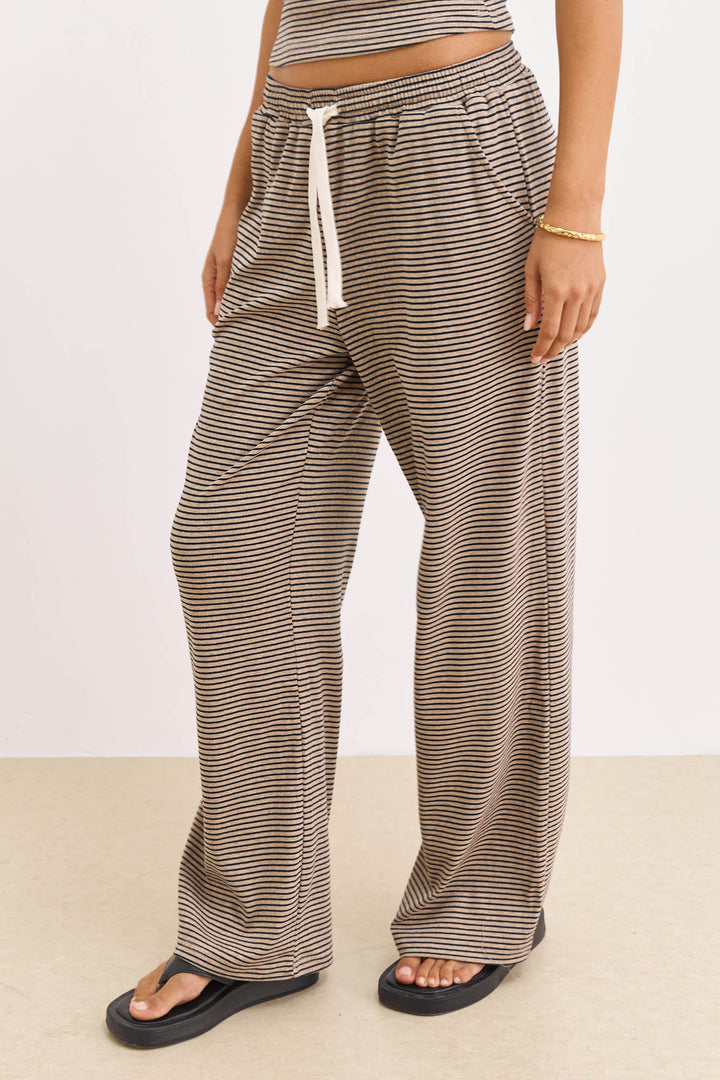 מכנסי ולנטין סטרייפס גזרה ישרה | מוקה/נייבי