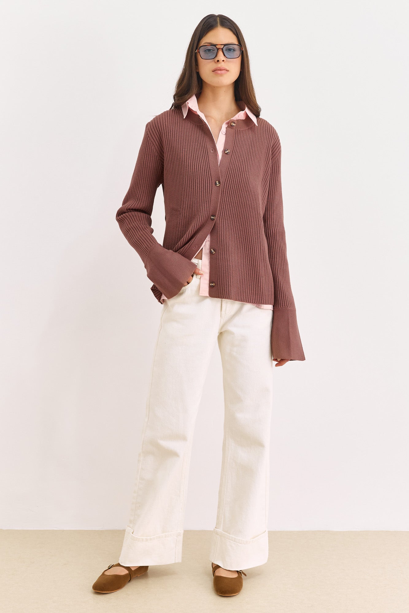 סריג כפתורים ליאנה שרוולים רחבים | חום