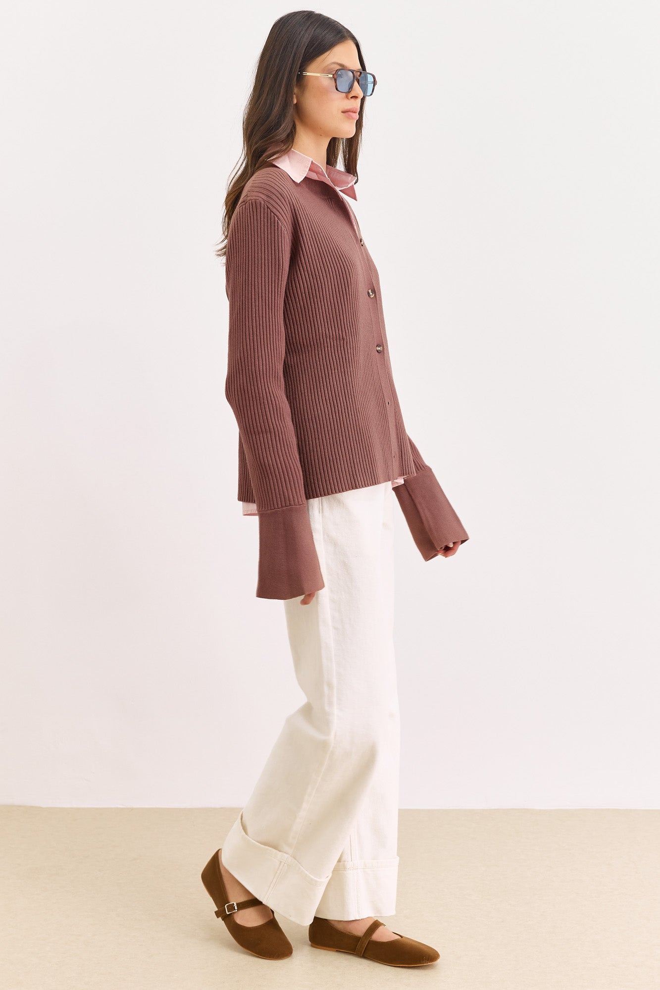 סריג כפתורים ליאנה שרוולים רחבים | חום