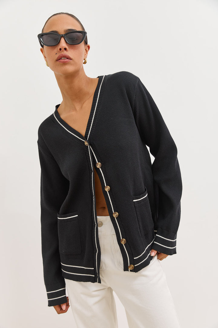 קרדיגן סריג אלאיה בשילוב כיסים |  שחור/לבן
