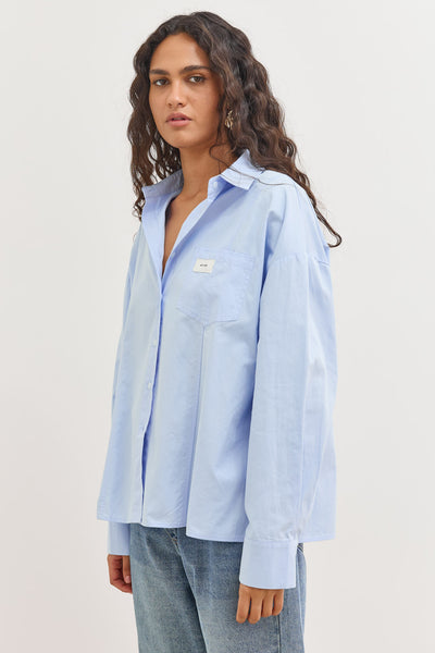 מכופתרת רנה תיפורים בולטים ופאץ' | תכלת