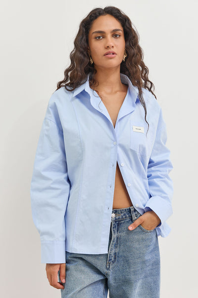 מכופתרת רנה תיפורים בולטים ופאץ' | תכלת