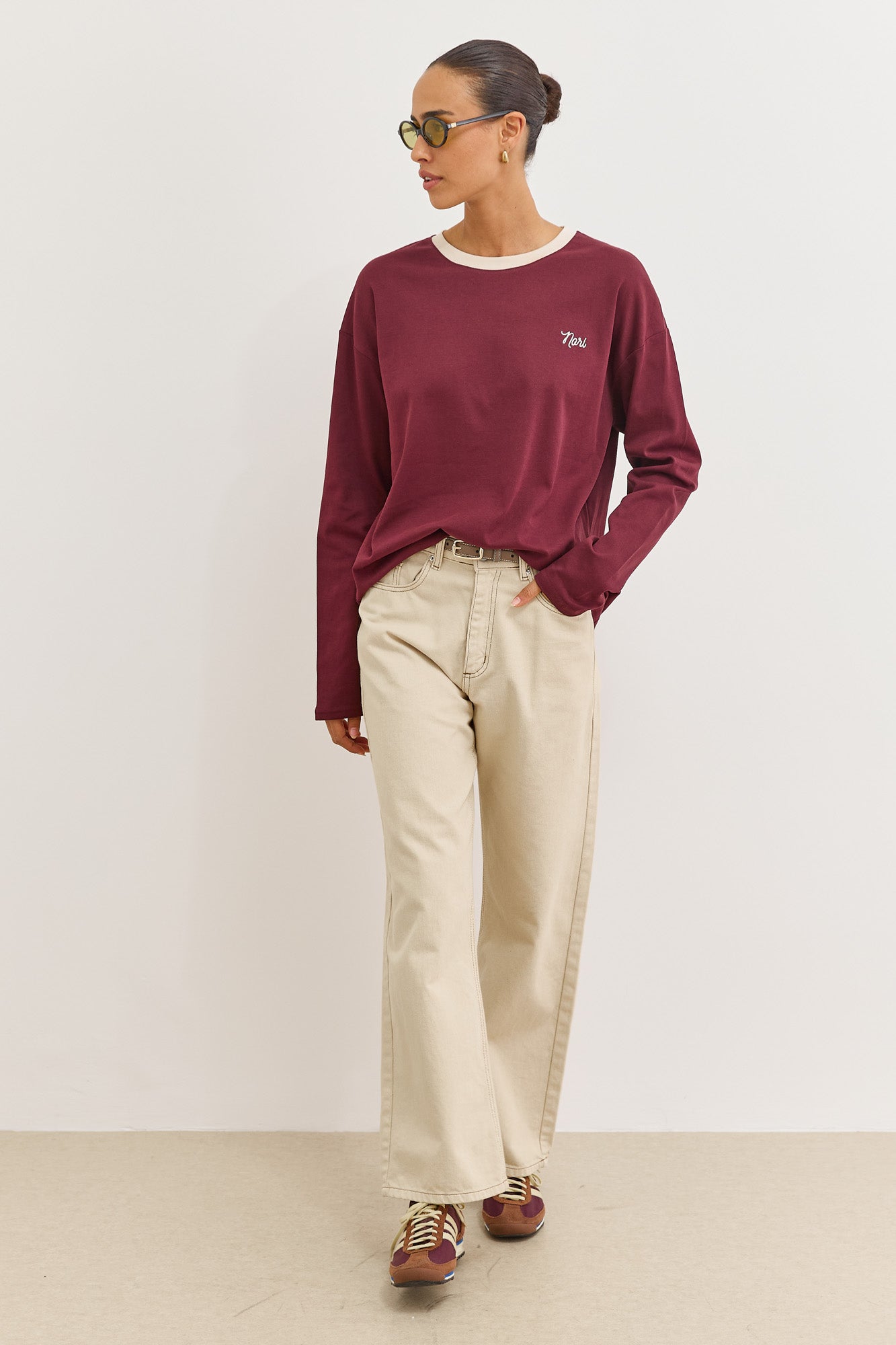 חולצת טאי צווארון מובלט ורקמת לוגו| בורדו