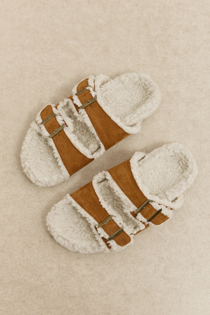 כפכפי רצועות זמש נואה בשילוב פרווה | חום