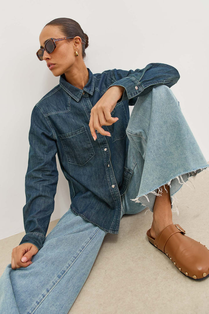 חולצת ג'ינס לוקה מכופתרת | ג'ינס כהה