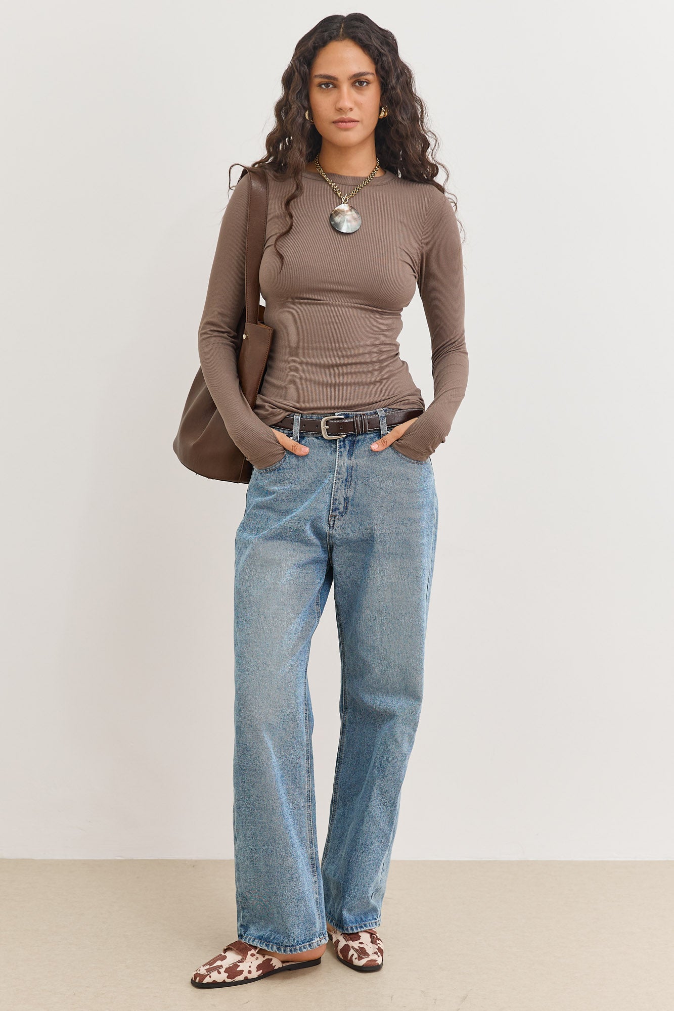 חולצת ריב אנג'י שרוולי כפפה | חום