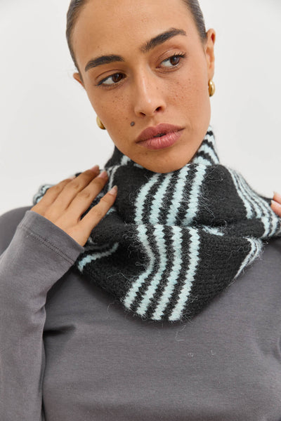 צעיף אלסקה סטרייפס | שחור/תכלת
