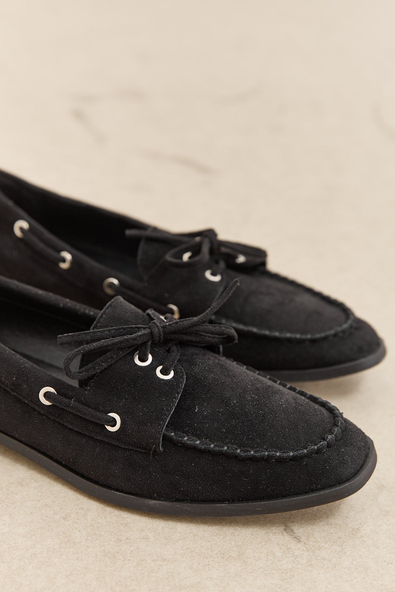 מוקסין רייבן דמוי זמש | שחור