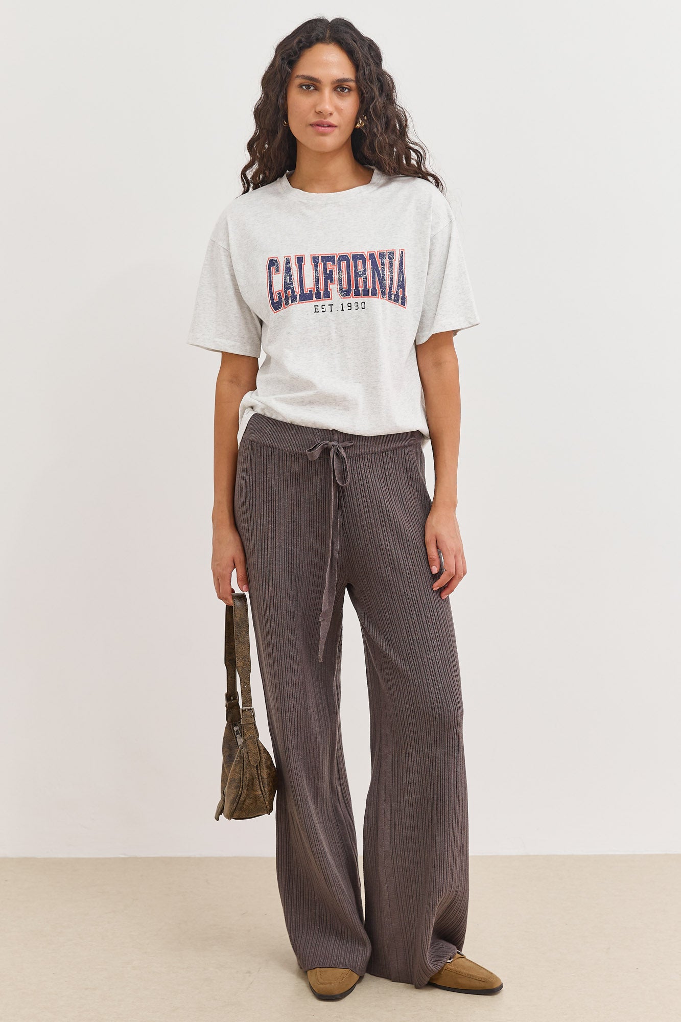 מכנסי סריג נלי טקסטורת פסים | אפור כהה