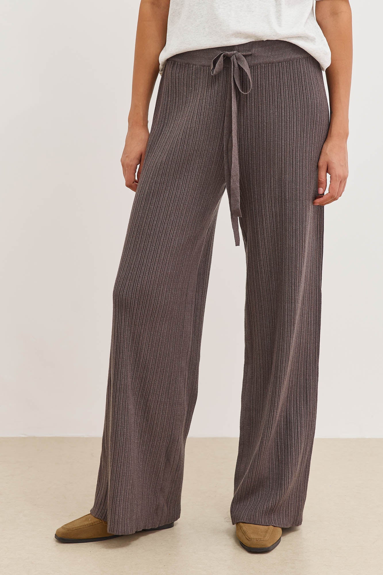 מכנסי סריג נלי טקסטורת פסים | אפור כהה