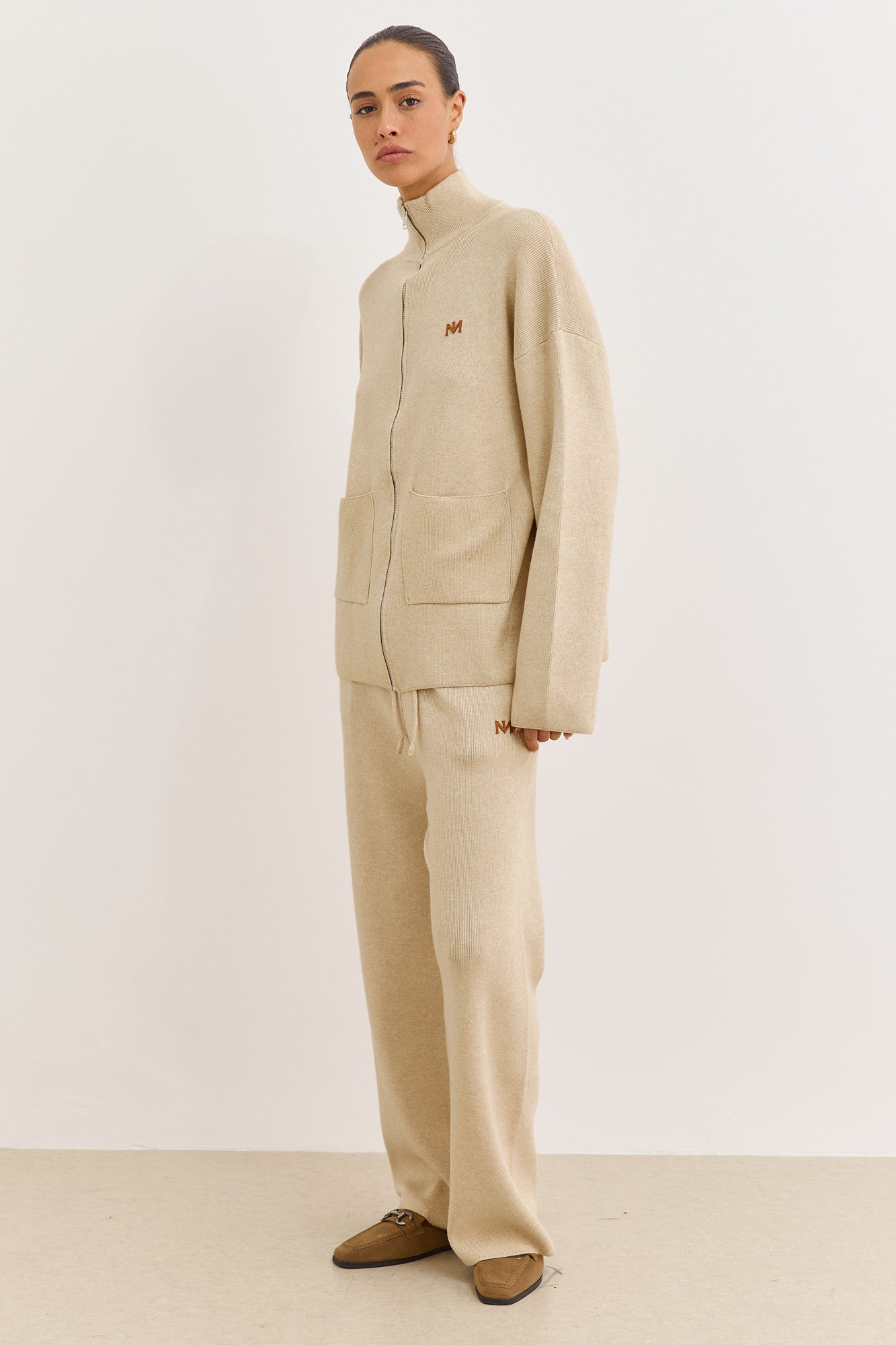 סריג בלה בשילוב רוכסן וכיסים | בז'