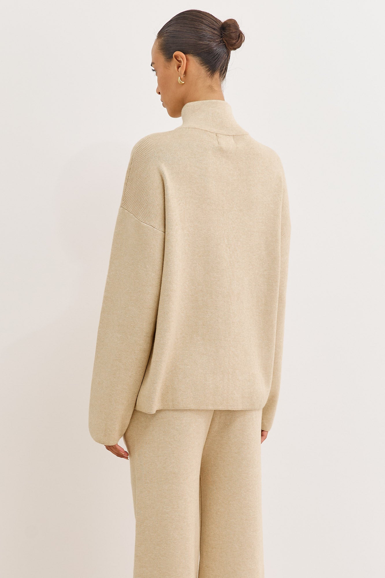 סריג בלה בשילוב רוכסן וכיסים | בז'