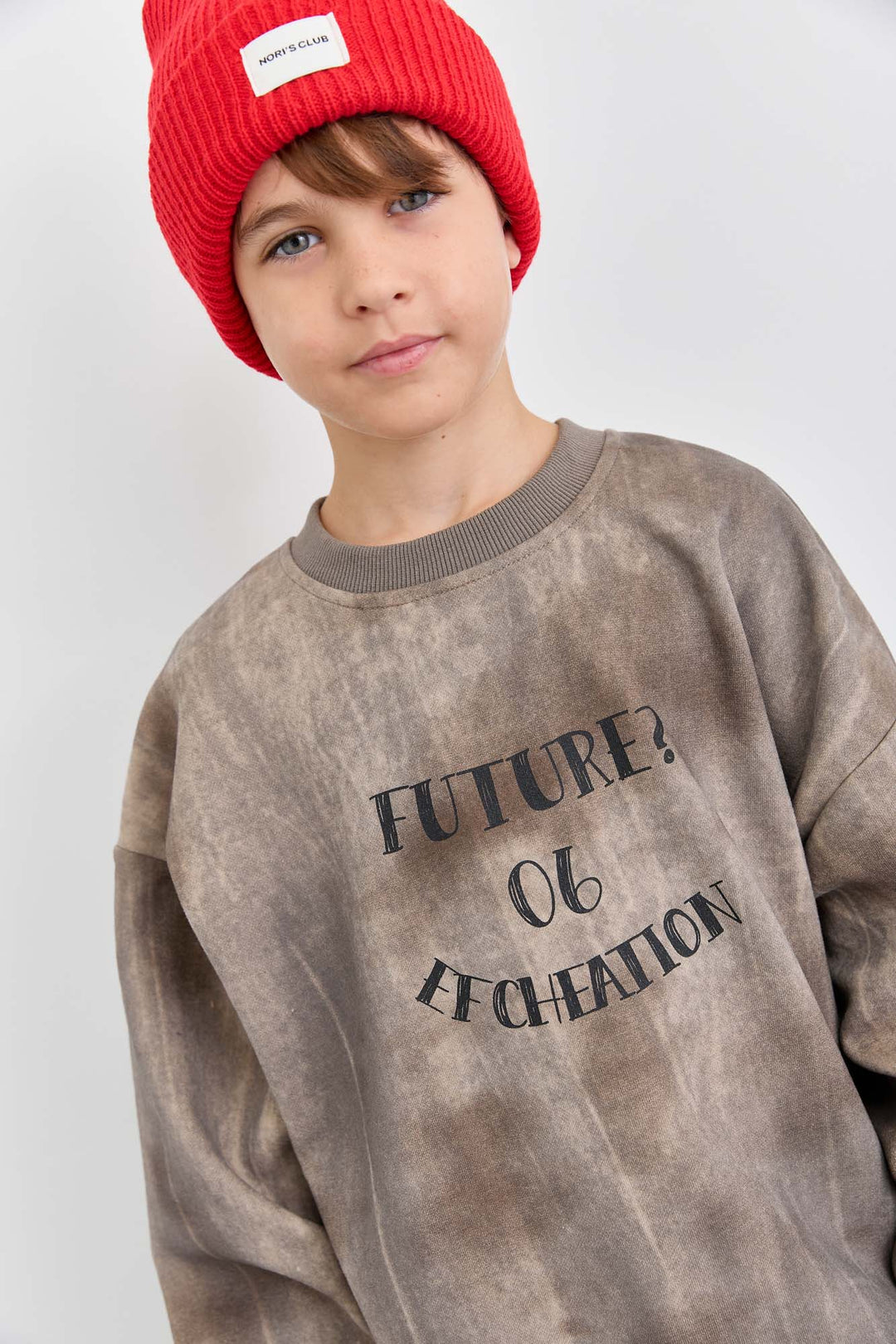 סוויטשירט אוברסייז טאי דאי עם פרינט | חום