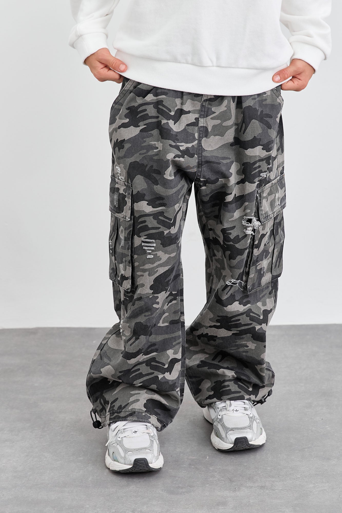 מכנסי דגמ"ח גריי קמופלאז' גזרת אוברסייז | אפור