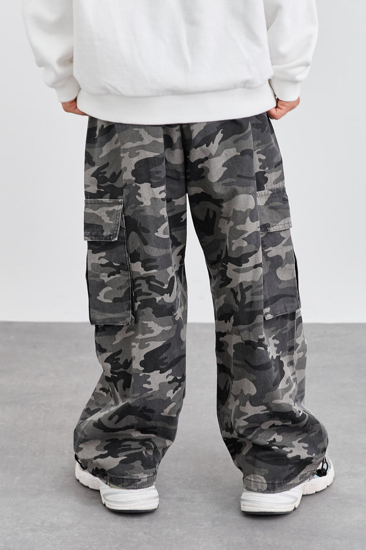 מכנסי דגמ"ח גריי קמופלאז' גזרת אוברסייז | אפור