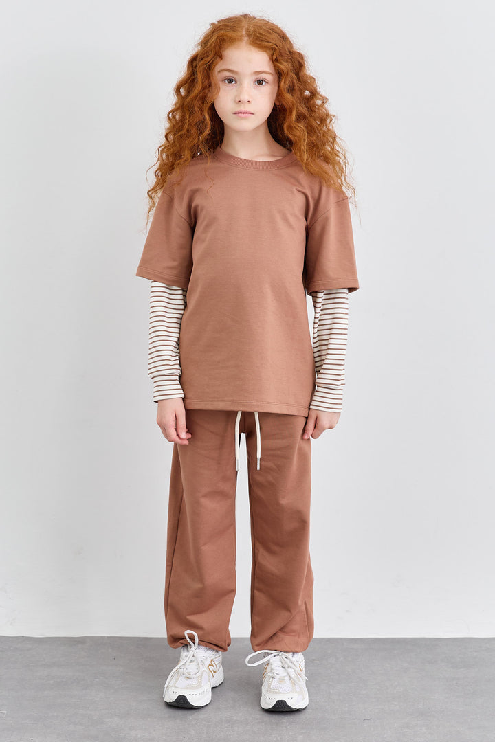 חליפת שני חלקים טי שירט שרוול ארוך בד משולב ומכנסי בלון | בז'