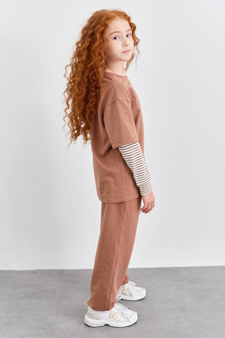 חליפת שני חלקים טי שירט שרוול ארוך בד משולב ומכנסי בלון | בז'