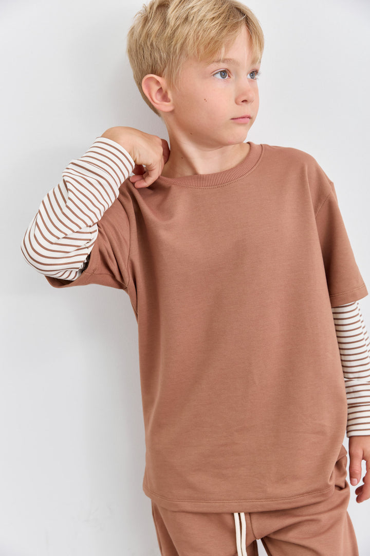 חליפת שני חלקים טי שירט שרוול ארוך בד משולב ומכנסי בלון | בז'