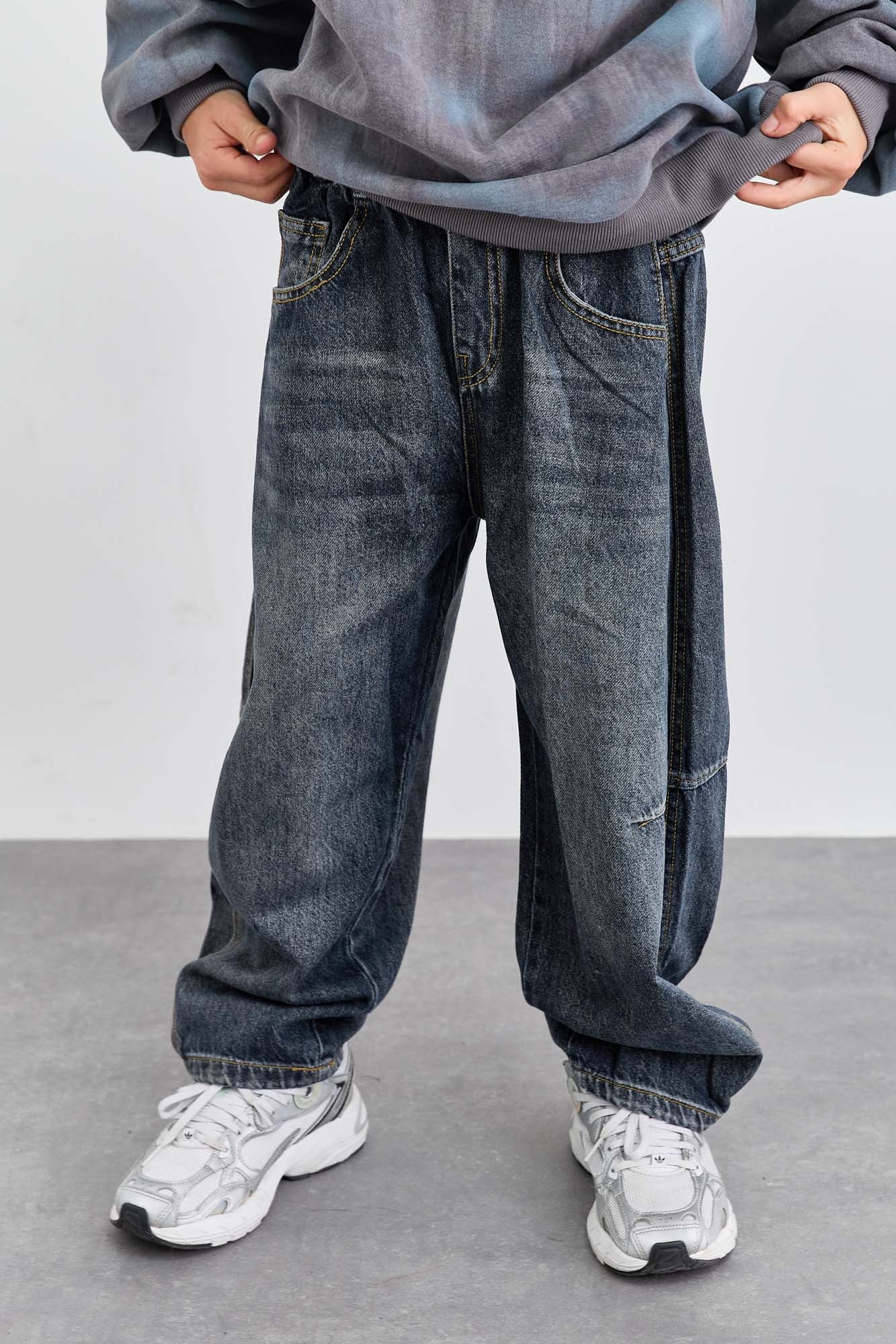 ג'ינס בגזרת בלון במראה משופשף | ג'ינס