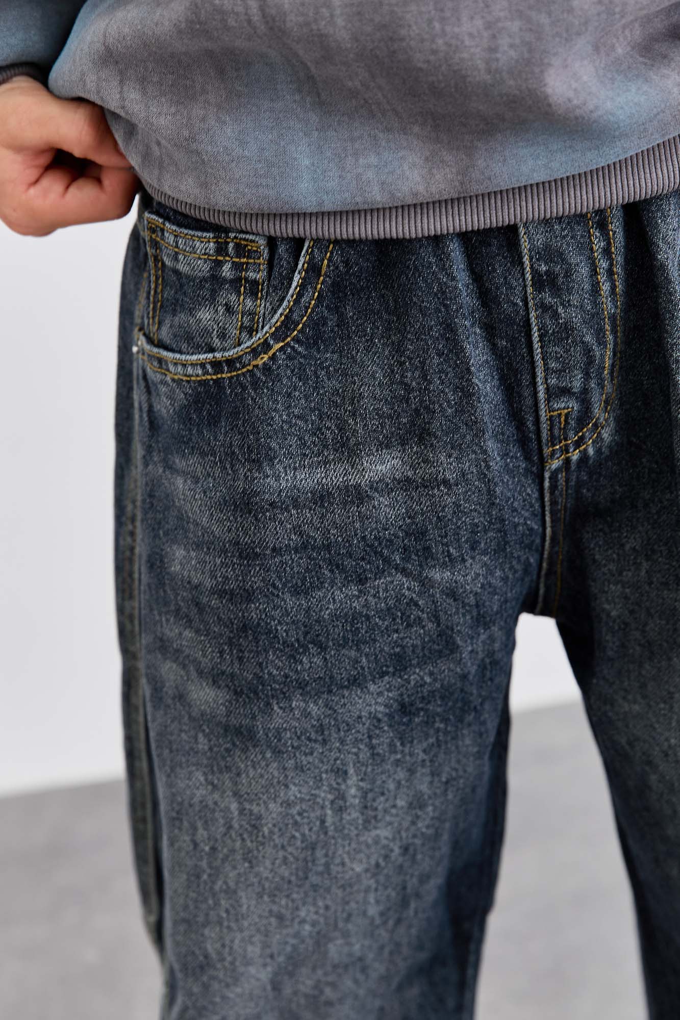 ג'ינס בגזרת בלון במראה משופשף | ג'ינס