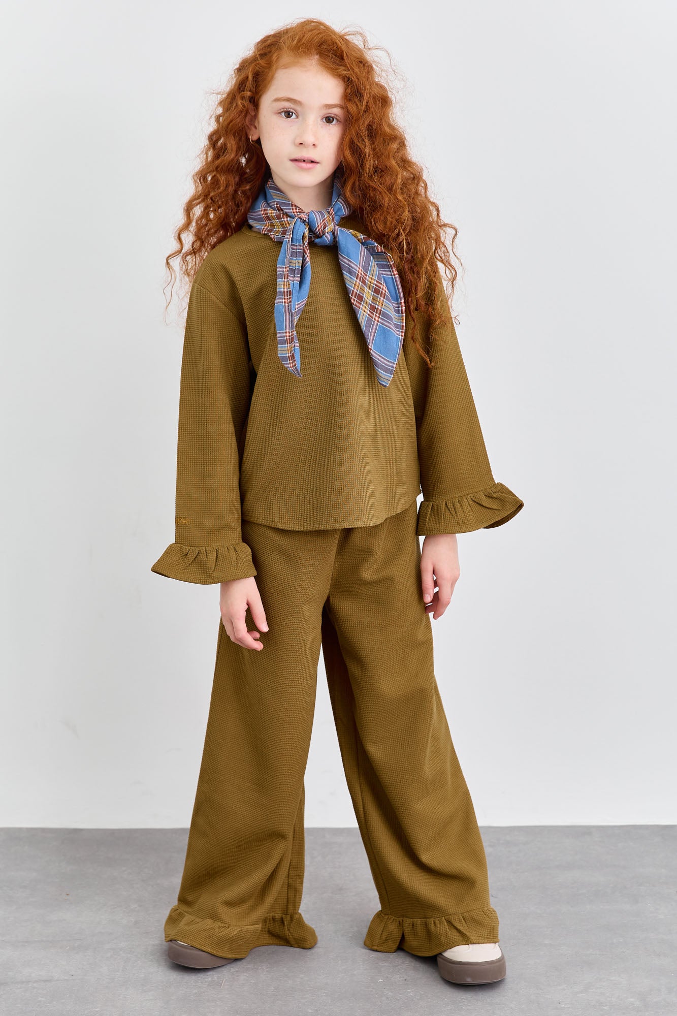 חליפת שני חלקים מבד וופל סיומת פפלום | חום