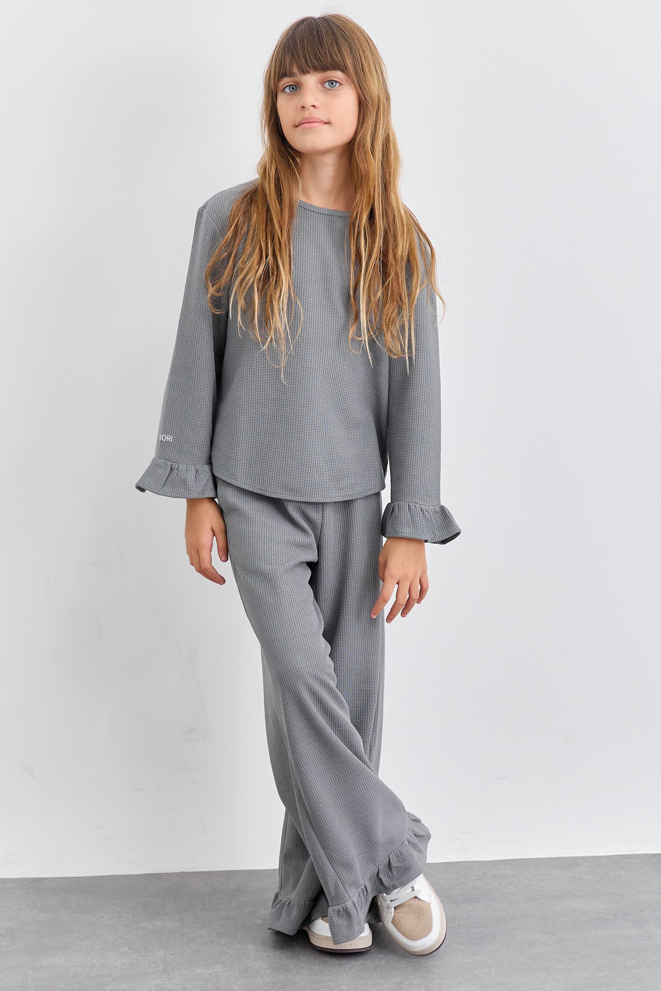 חליפת שני חלקים מבד וופל סיומת פפלום | אפור